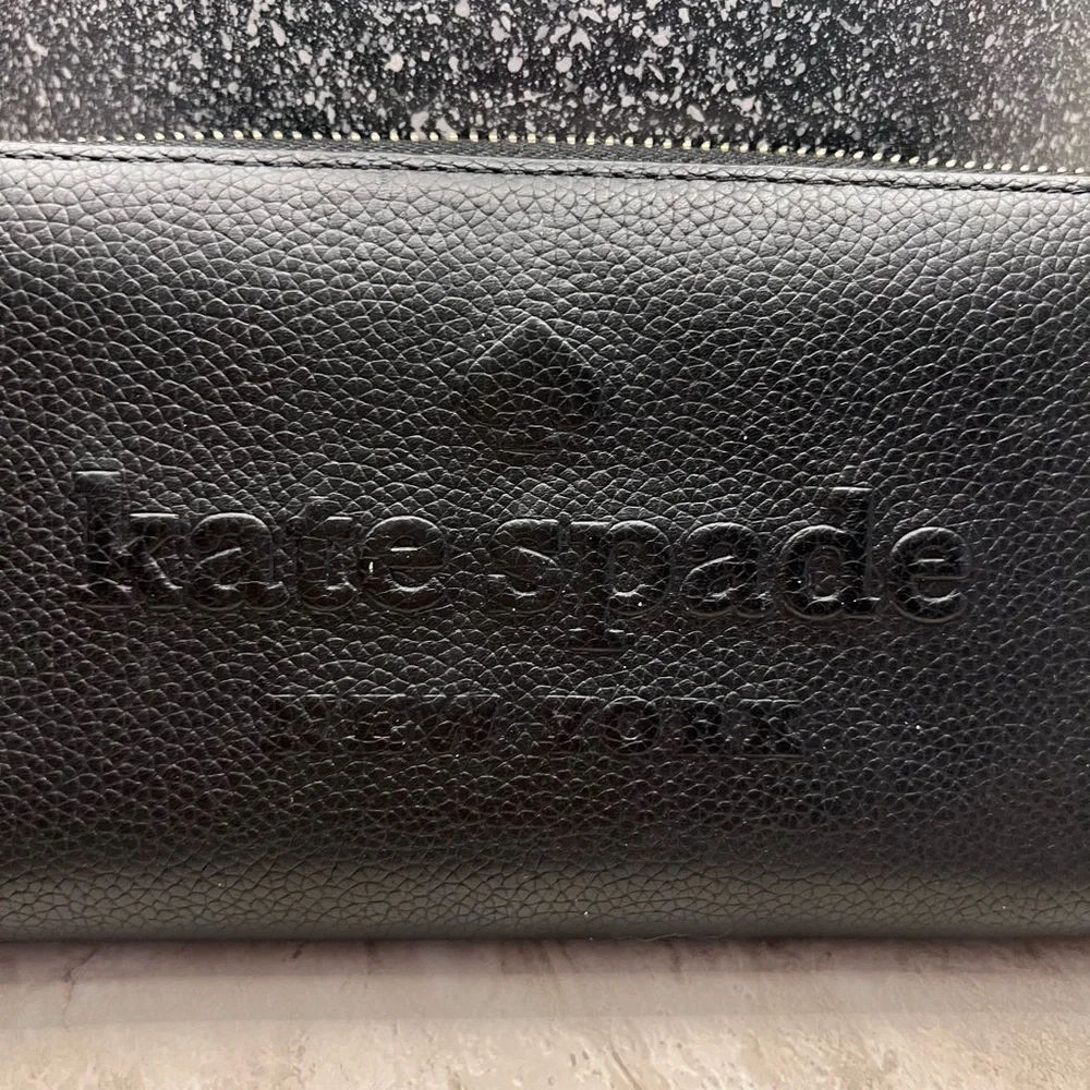 Kate Spade Black Leather Wallet Larchmont Avenue Logo Neda